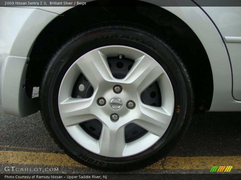 Brilliant Silver / Beige 2009 Nissan Sentra 2.0