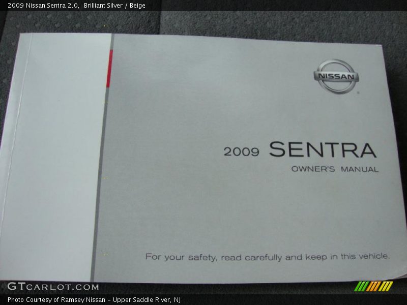 Brilliant Silver / Beige 2009 Nissan Sentra 2.0