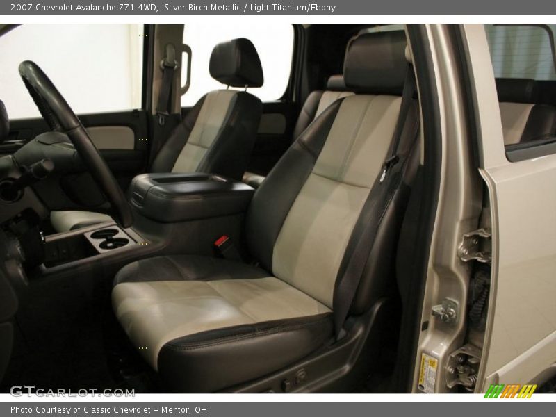 Silver Birch Metallic / Light Titanium/Ebony 2007 Chevrolet Avalanche Z71 4WD
