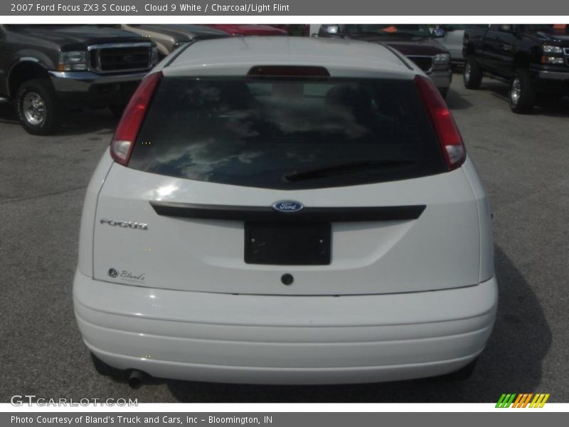 Cloud 9 White / Charcoal/Light Flint 2007 Ford Focus ZX3 S Coupe