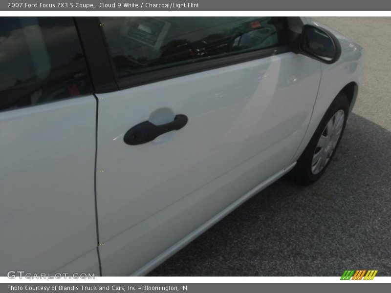 Cloud 9 White / Charcoal/Light Flint 2007 Ford Focus ZX3 S Coupe