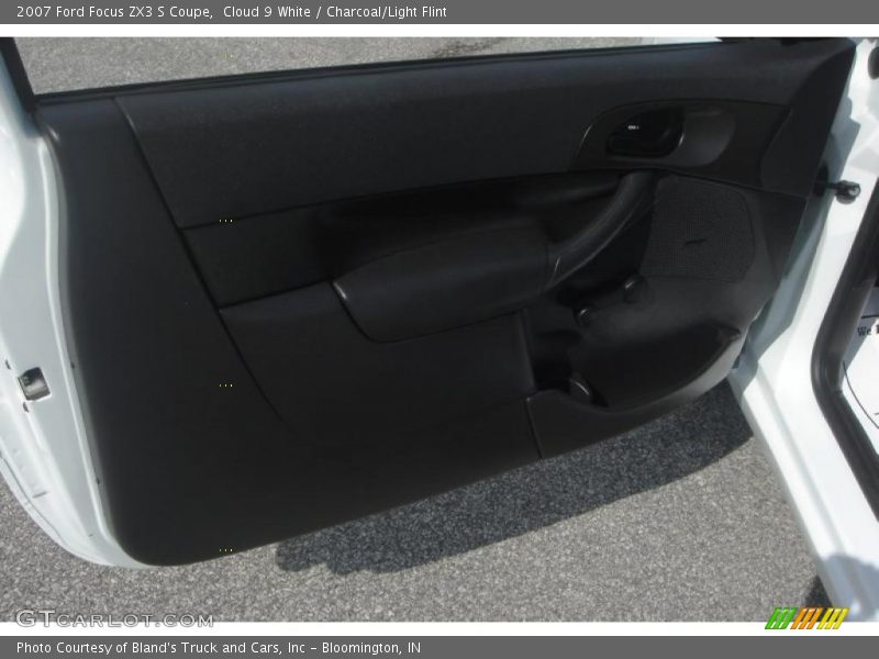Cloud 9 White / Charcoal/Light Flint 2007 Ford Focus ZX3 S Coupe
