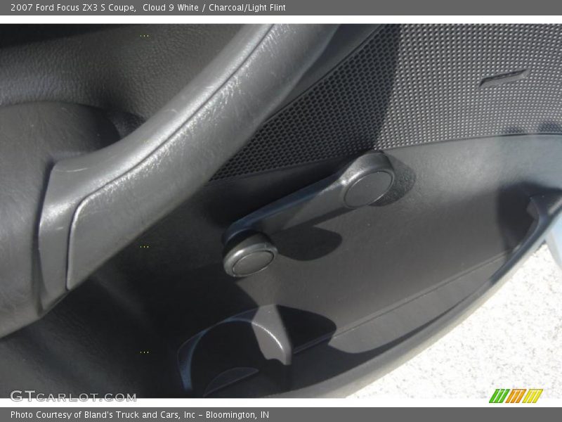 Cloud 9 White / Charcoal/Light Flint 2007 Ford Focus ZX3 S Coupe