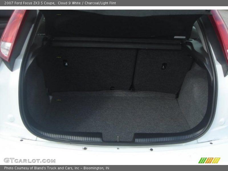 Cloud 9 White / Charcoal/Light Flint 2007 Ford Focus ZX3 S Coupe