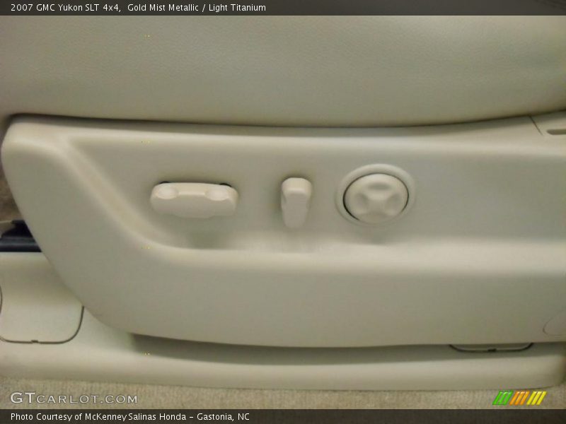 Gold Mist Metallic / Light Titanium 2007 GMC Yukon SLT 4x4