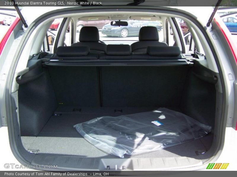 Nordic White / Black 2010 Hyundai Elantra Touring GLS