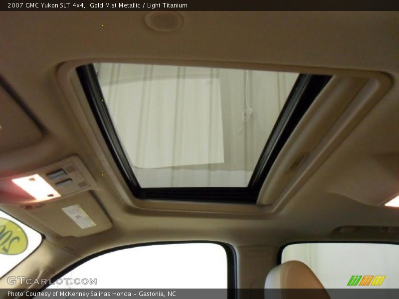 Gold Mist Metallic / Light Titanium 2007 GMC Yukon SLT 4x4