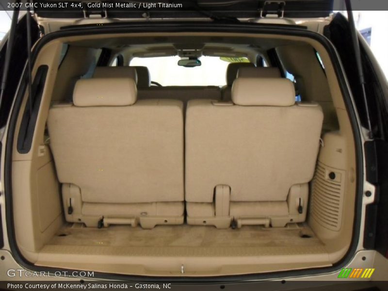 Gold Mist Metallic / Light Titanium 2007 GMC Yukon SLT 4x4
