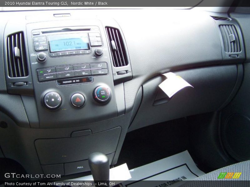 Nordic White / Black 2010 Hyundai Elantra Touring GLS
