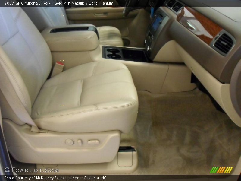Gold Mist Metallic / Light Titanium 2007 GMC Yukon SLT 4x4