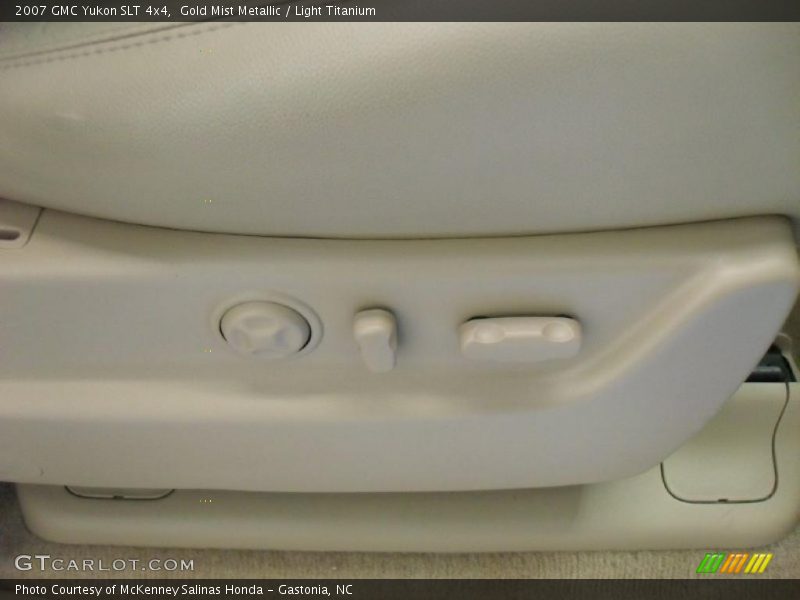 Gold Mist Metallic / Light Titanium 2007 GMC Yukon SLT 4x4