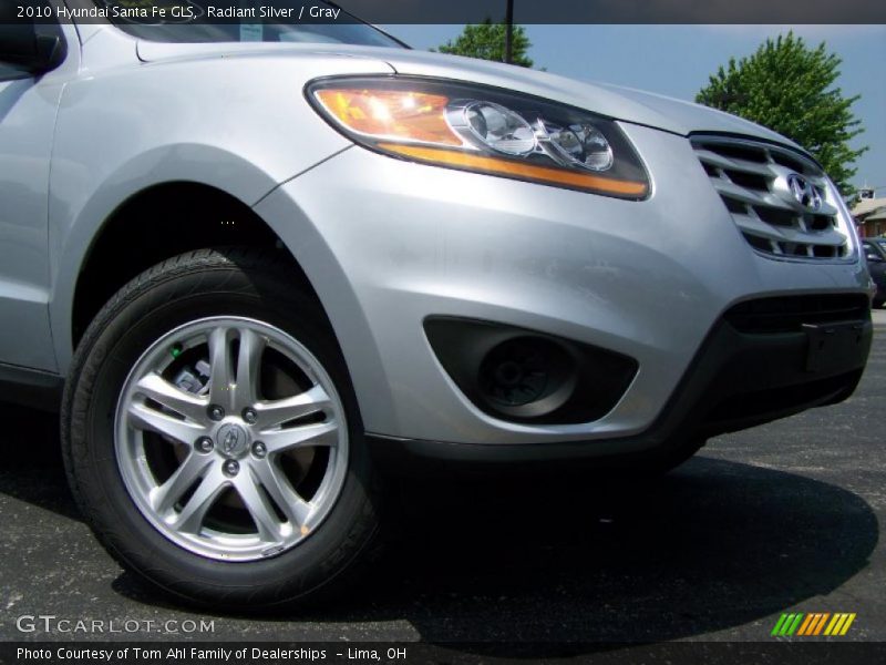 Radiant Silver / Gray 2010 Hyundai Santa Fe GLS