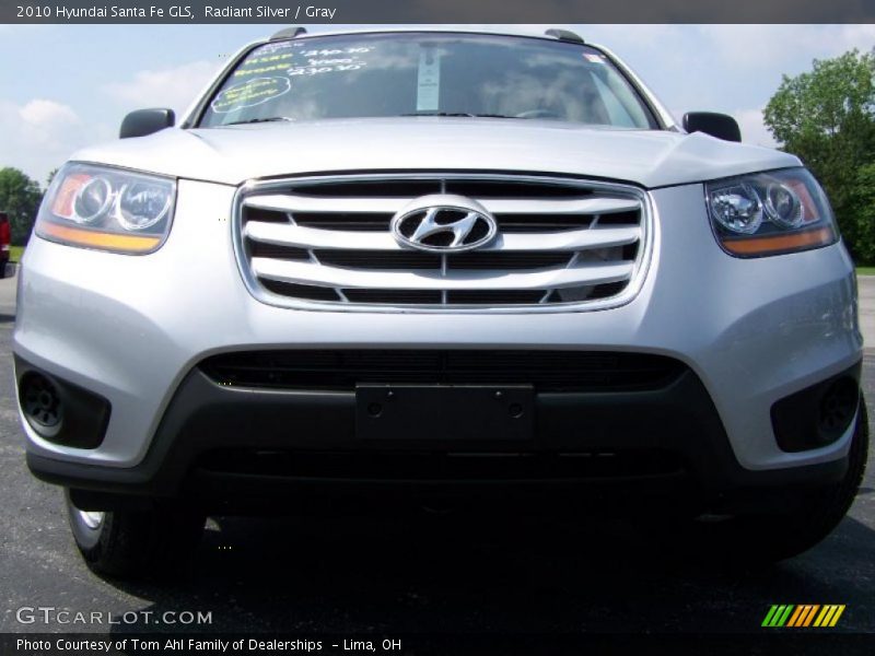 Radiant Silver / Gray 2010 Hyundai Santa Fe GLS