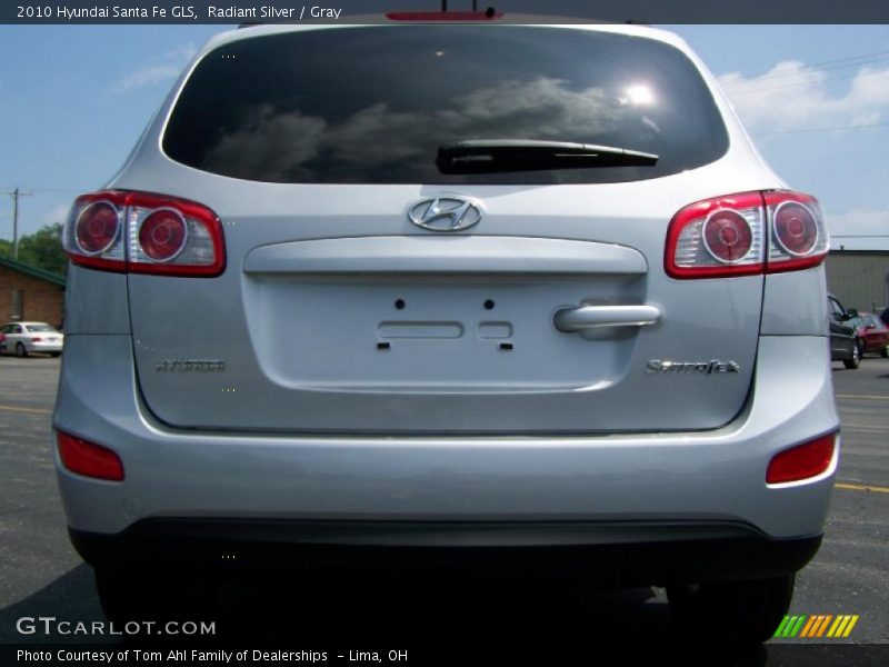 Radiant Silver / Gray 2010 Hyundai Santa Fe GLS