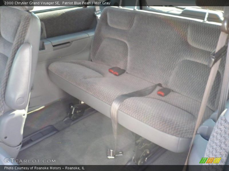 Patriot Blue Pearl / Mist Gray 2000 Chrysler Grand Voyager SE