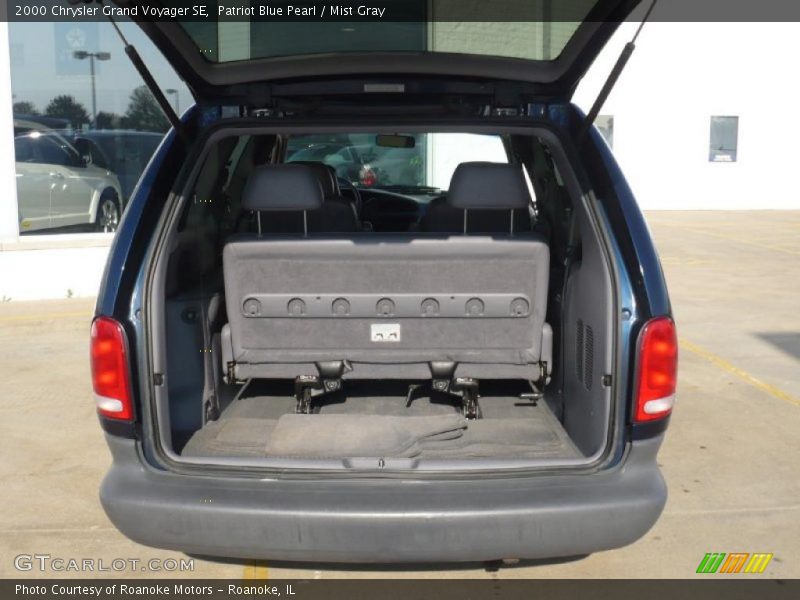 Patriot Blue Pearl / Mist Gray 2000 Chrysler Grand Voyager SE