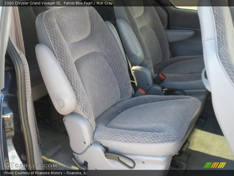 Patriot Blue Pearl / Mist Gray 2000 Chrysler Grand Voyager SE