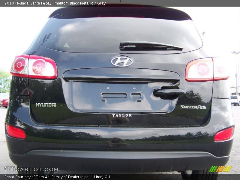 Phantom Black Metallic / Gray 2010 Hyundai Santa Fe SE