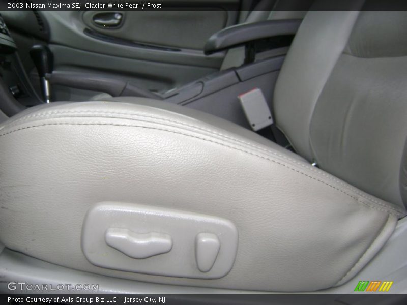 Glacier White Pearl / Frost 2003 Nissan Maxima SE