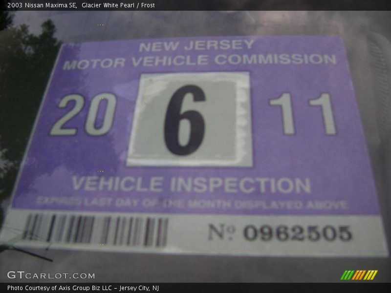 Glacier White Pearl / Frost 2003 Nissan Maxima SE