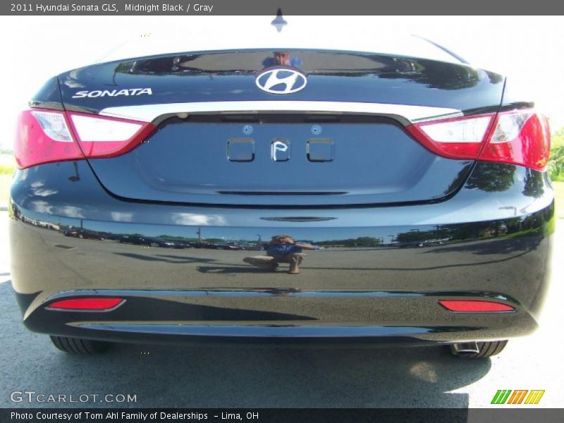 Midnight Black / Gray 2011 Hyundai Sonata GLS