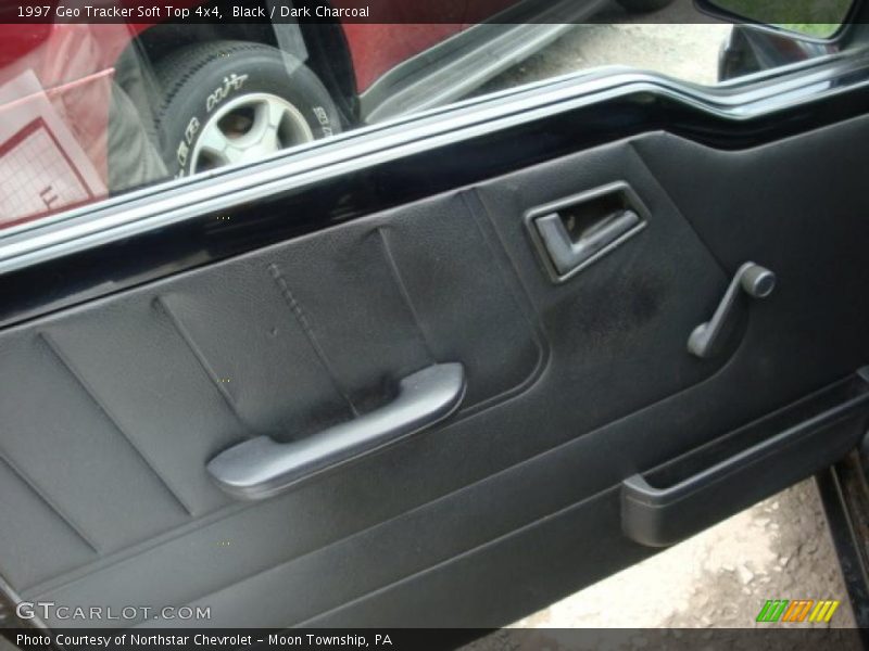 Door Panel of 1997 Tracker Soft Top 4x4