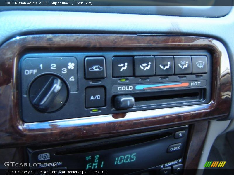 Super Black / Frost Gray 2002 Nissan Altima 2.5 S