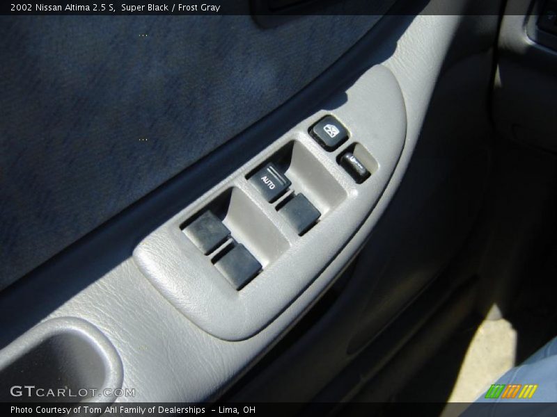 Super Black / Frost Gray 2002 Nissan Altima 2.5 S