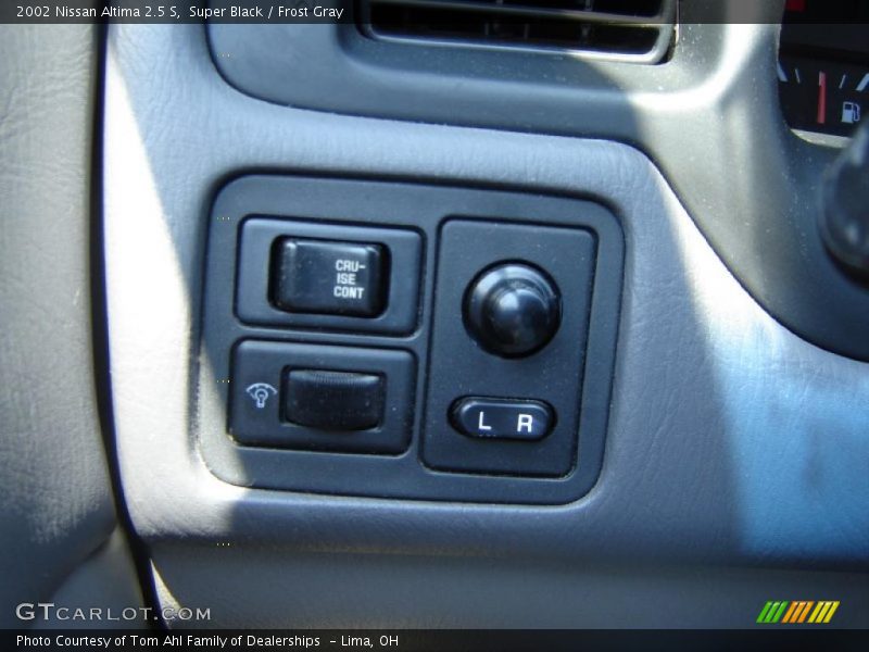 Super Black / Frost Gray 2002 Nissan Altima 2.5 S