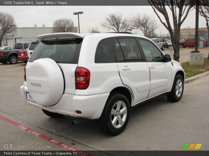 Super White / Taupe 2005 Toyota RAV4