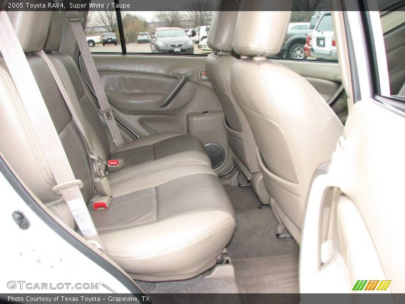 Super White / Taupe 2005 Toyota RAV4