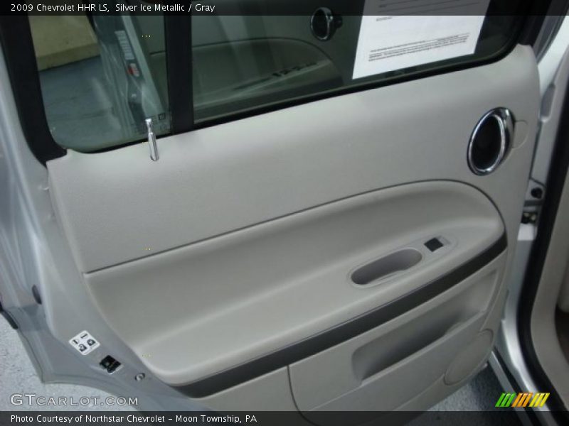 Silver Ice Metallic / Gray 2009 Chevrolet HHR LS