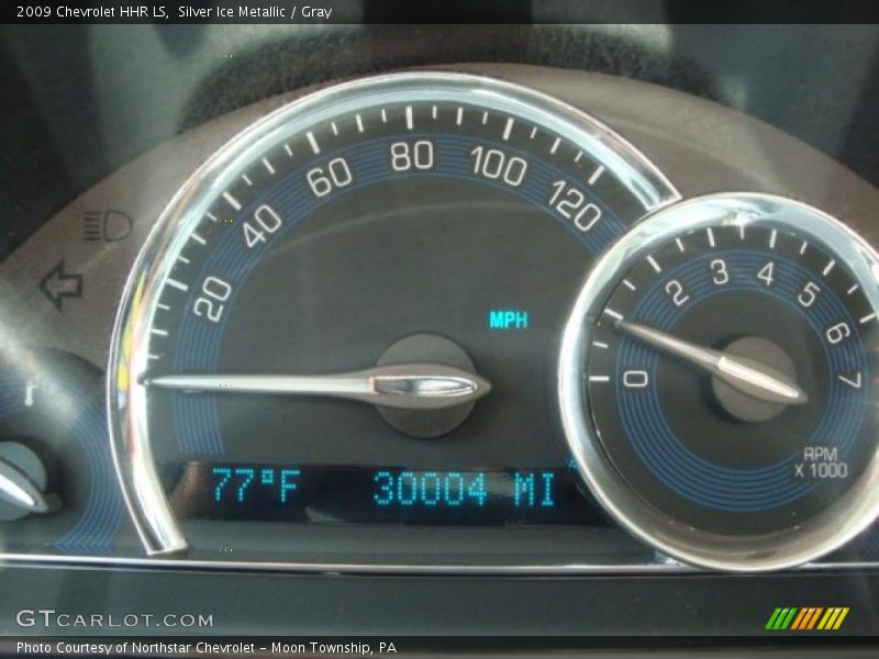 Silver Ice Metallic / Gray 2009 Chevrolet HHR LS
