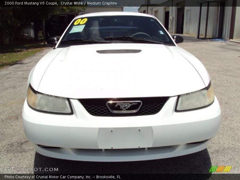 Crystal White / Medium Graphite 2000 Ford Mustang V6 Coupe
