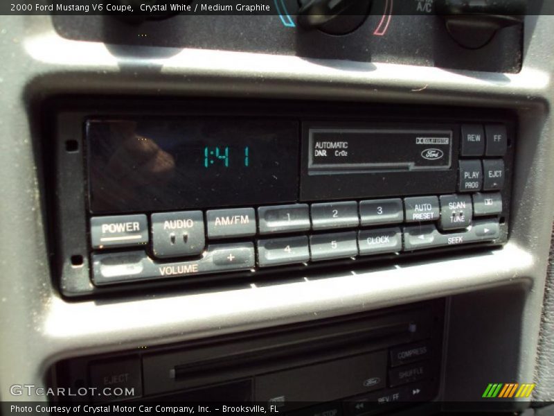 Crystal White / Medium Graphite 2000 Ford Mustang V6 Coupe