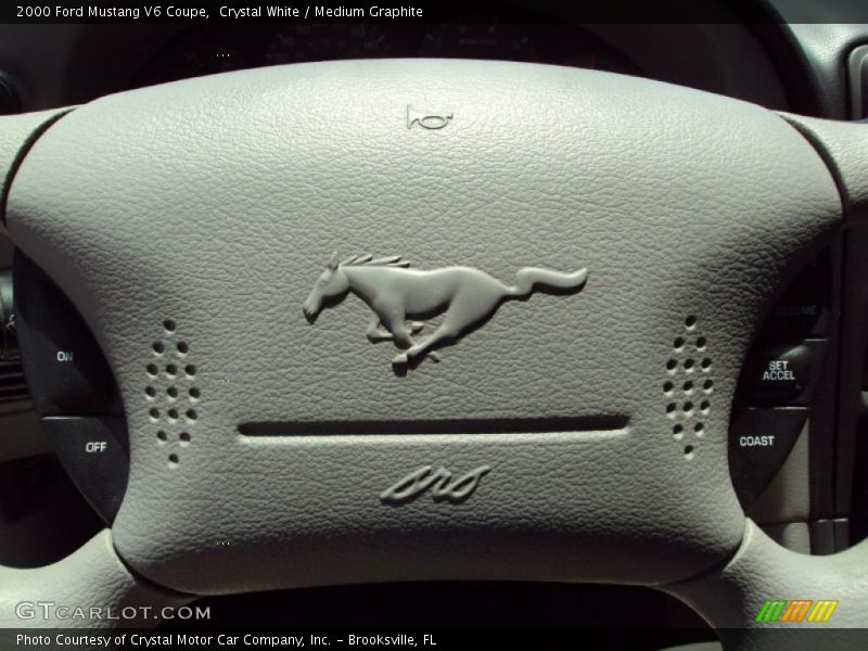 Crystal White / Medium Graphite 2000 Ford Mustang V6 Coupe