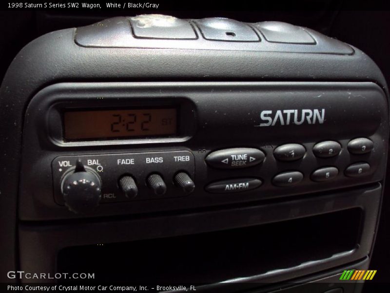 White / Black/Gray 1998 Saturn S Series SW2 Wagon