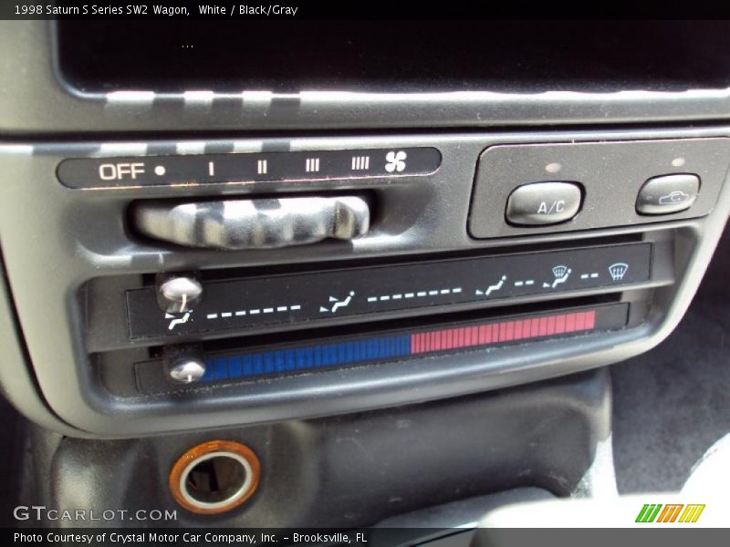 White / Black/Gray 1998 Saturn S Series SW2 Wagon