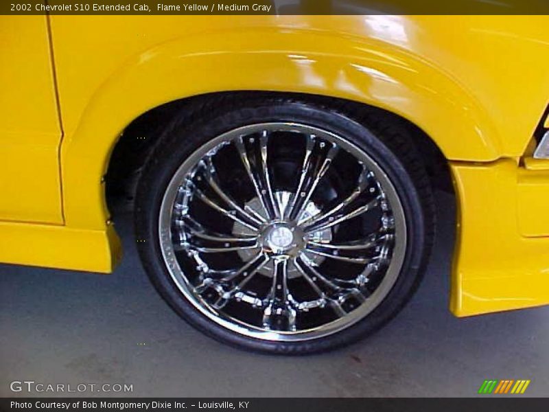 Flame Yellow / Medium Gray 2002 Chevrolet S10 Extended Cab