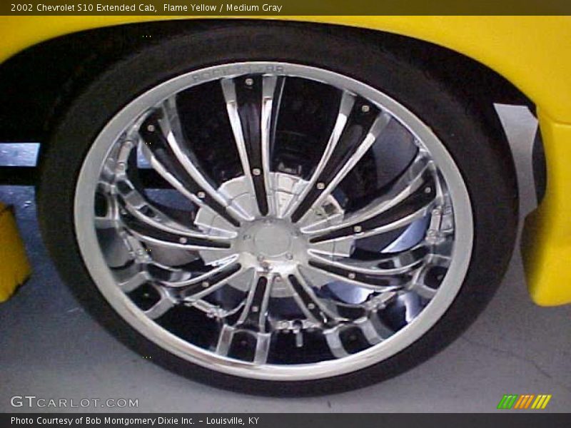 Flame Yellow / Medium Gray 2002 Chevrolet S10 Extended Cab