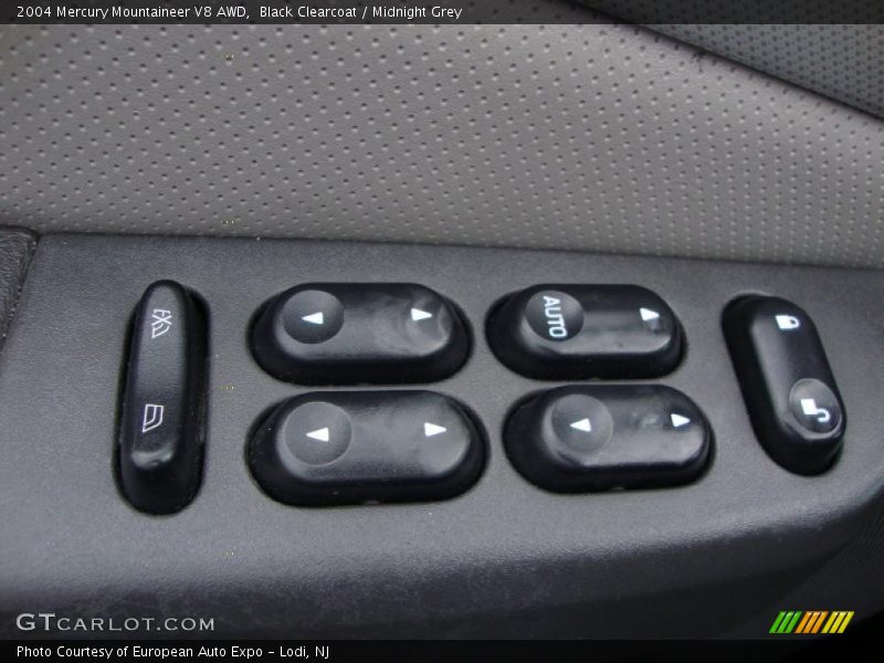 Black Clearcoat / Midnight Grey 2004 Mercury Mountaineer V8 AWD