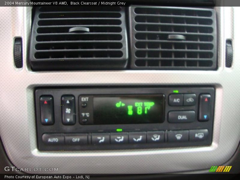 Black Clearcoat / Midnight Grey 2004 Mercury Mountaineer V8 AWD