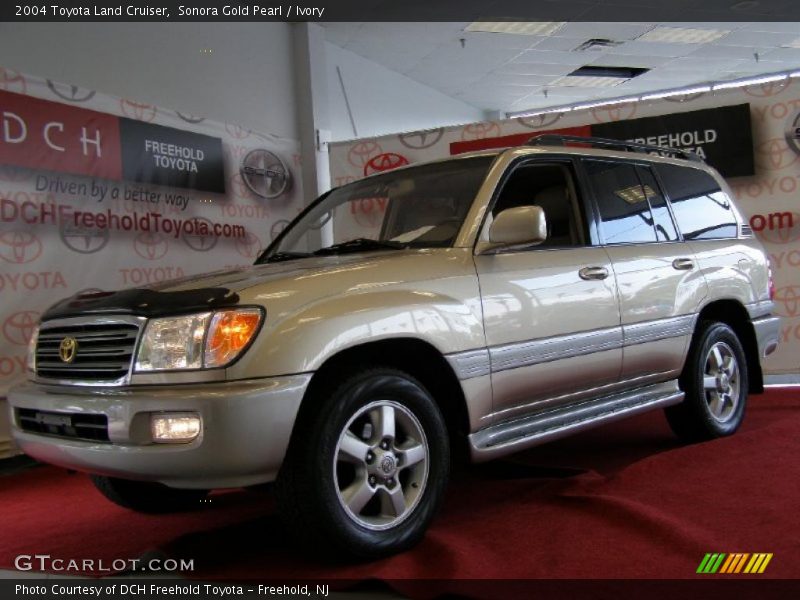 Sonora Gold Pearl / Ivory 2004 Toyota Land Cruiser
