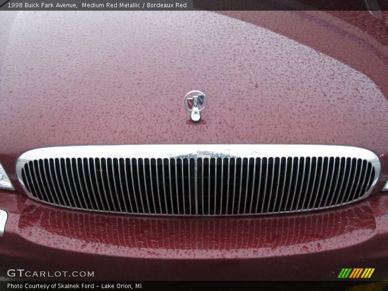 Medium Red Metallic / Bordeaux Red 1998 Buick Park Avenue