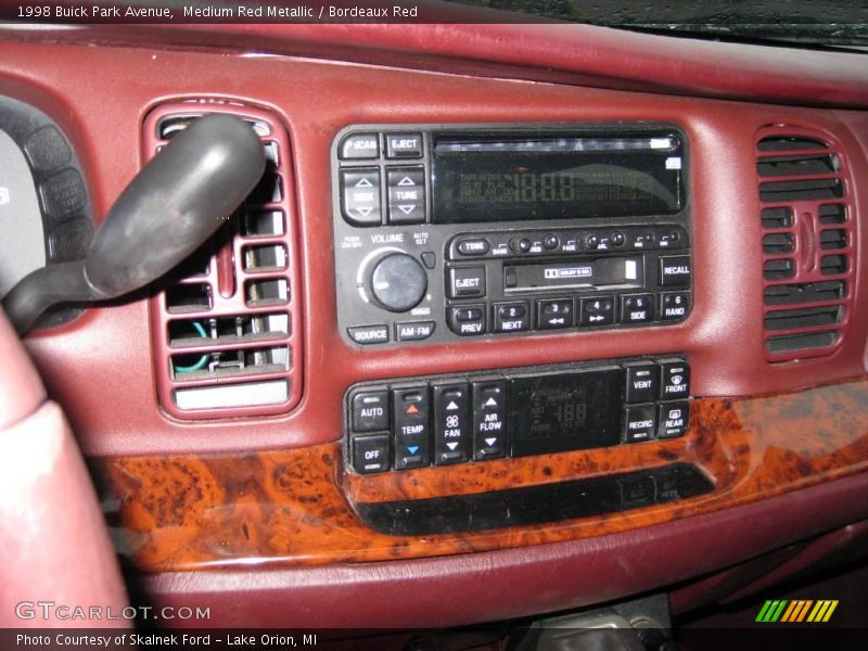 Medium Red Metallic / Bordeaux Red 1998 Buick Park Avenue