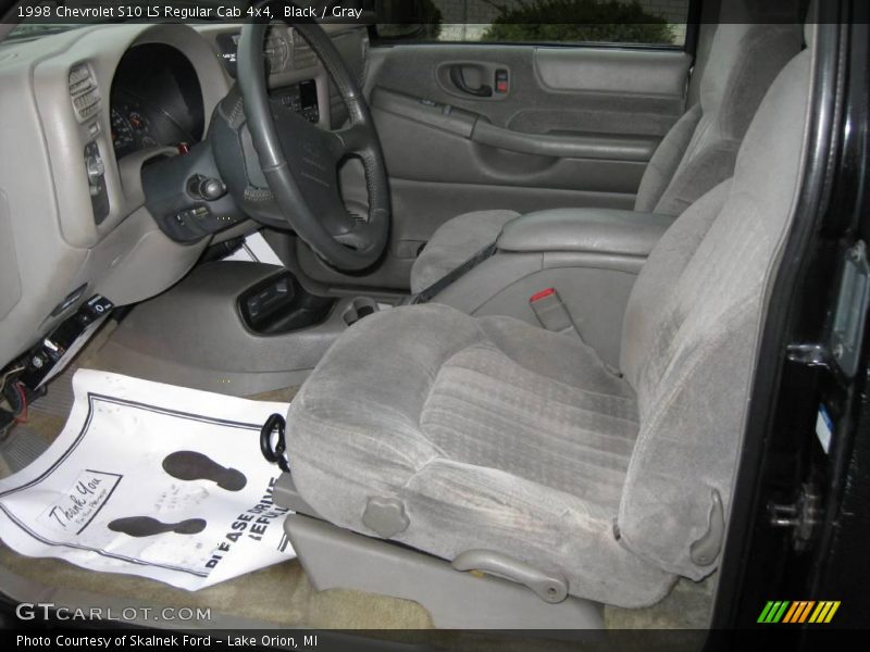 Black / Gray 1998 Chevrolet S10 LS Regular Cab 4x4