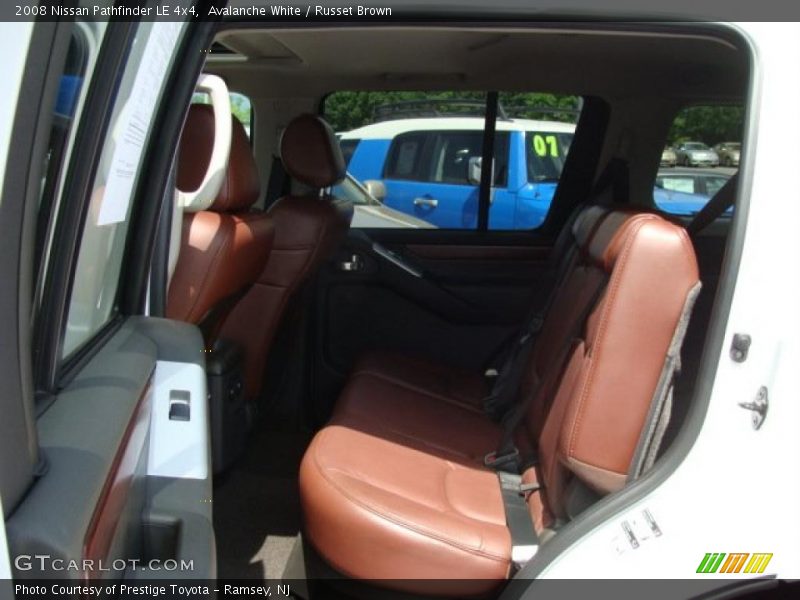 Avalanche White / Russet Brown 2008 Nissan Pathfinder LE 4x4