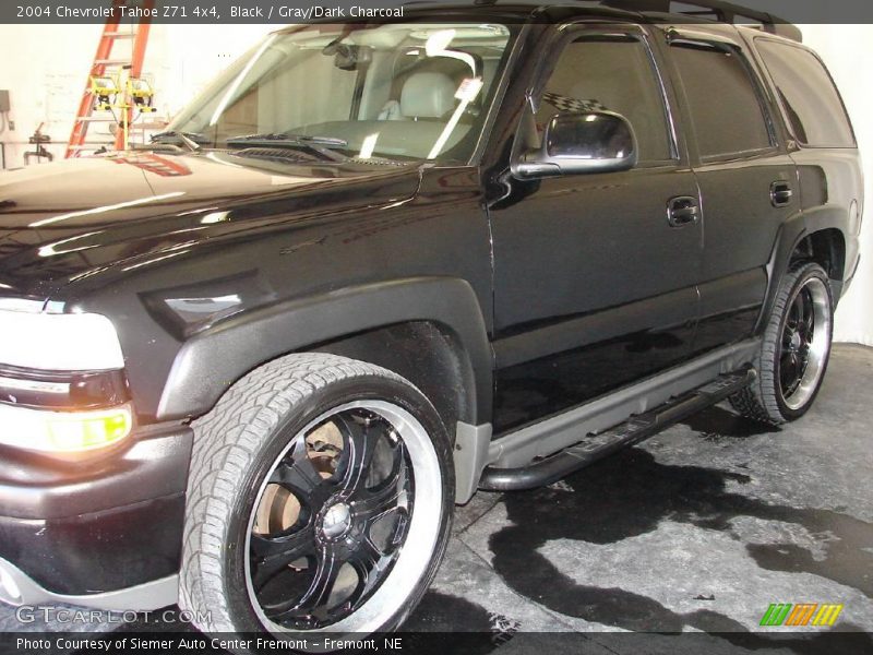 Black / Gray/Dark Charcoal 2004 Chevrolet Tahoe Z71 4x4