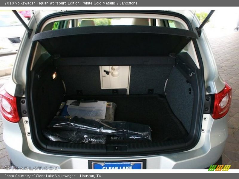 White Gold Metallic / Sandstone 2010 Volkswagen Tiguan Wolfsburg Edition
