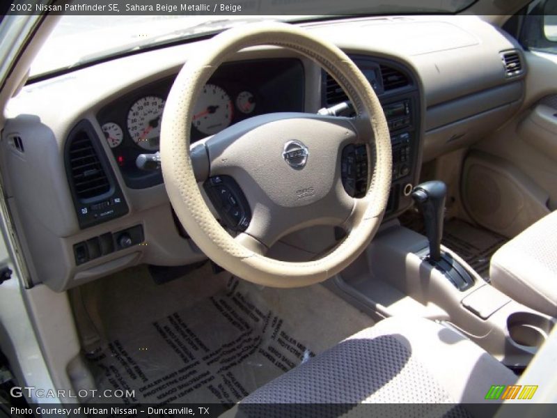 Sahara Beige Metallic / Beige 2002 Nissan Pathfinder SE